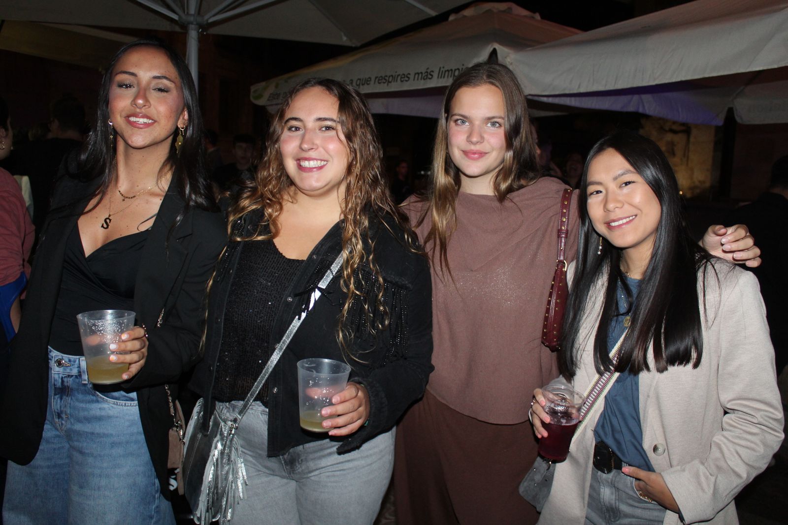 Cientos de personas disfrutan en la Feria de Día durante este martes en Salamanca