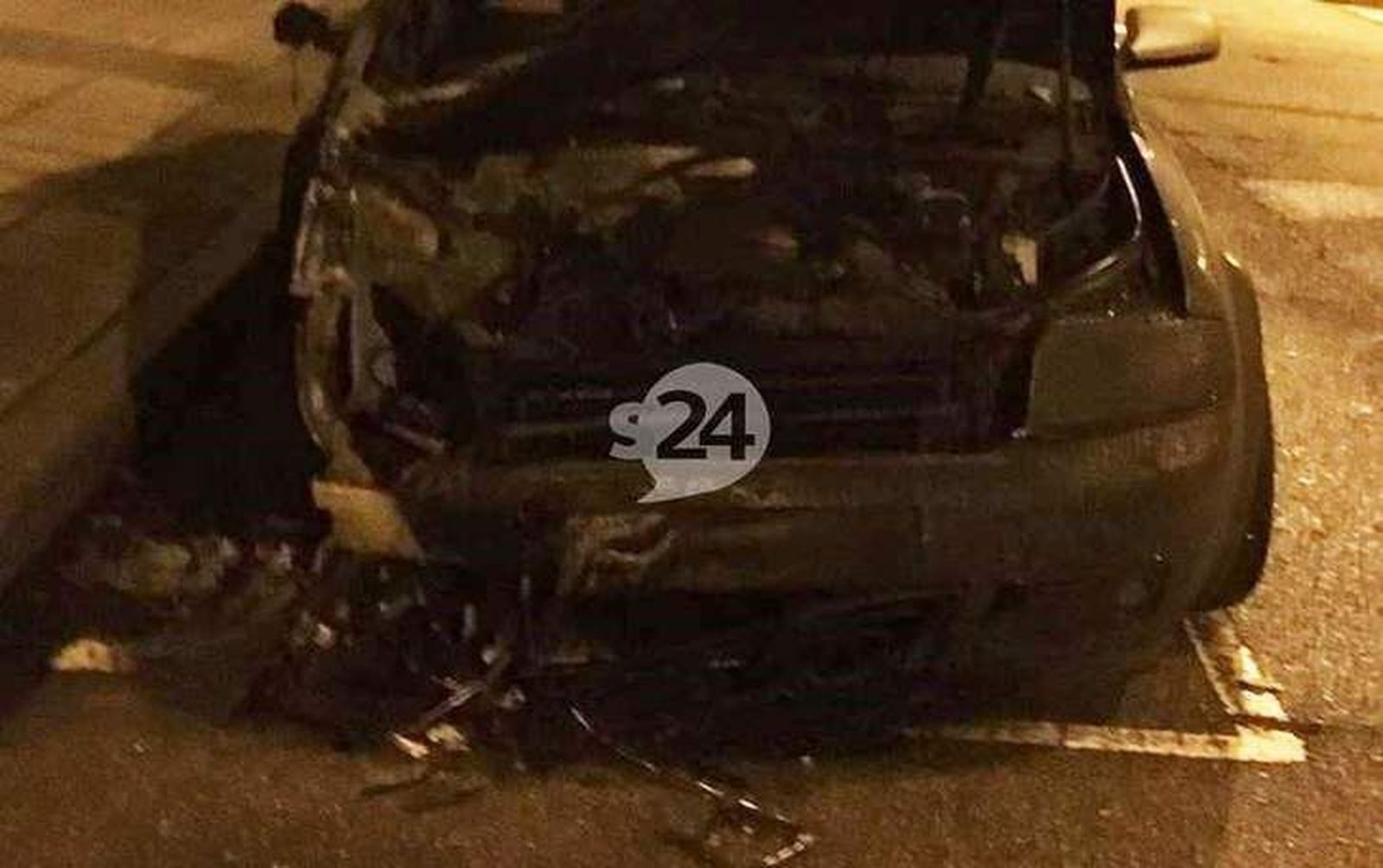 Calcinado un coche en la calle Villanueva de la Serena