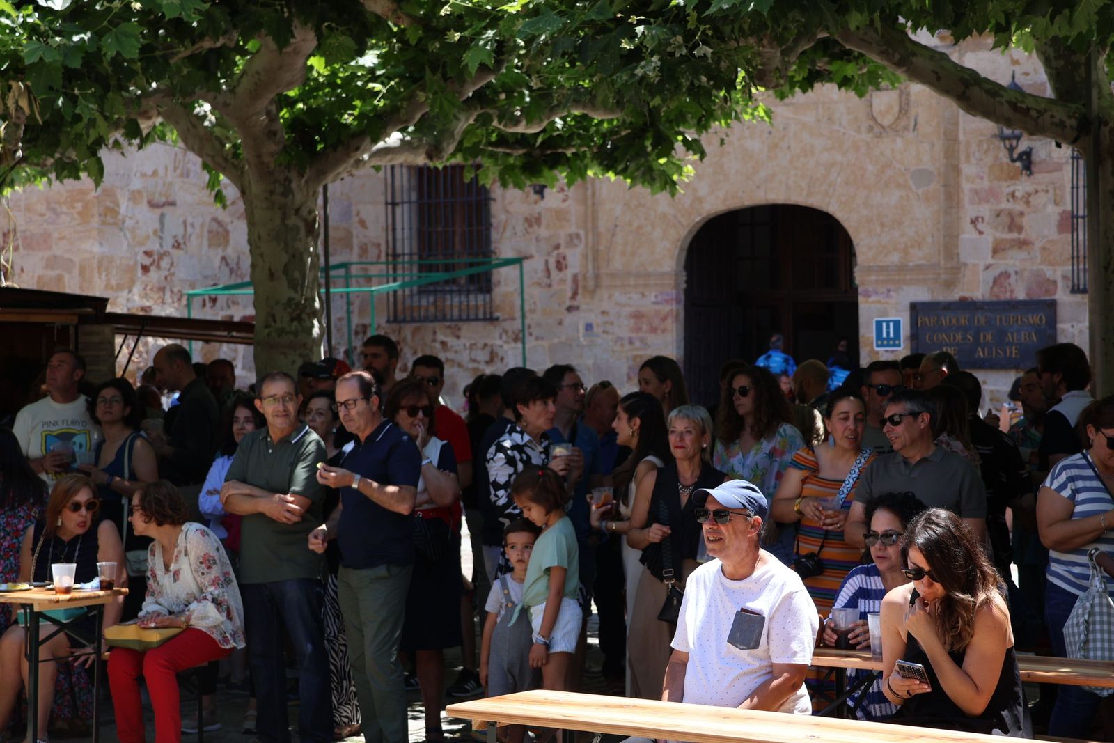 feria-de-vermu-en-plaza-de-viriato-19