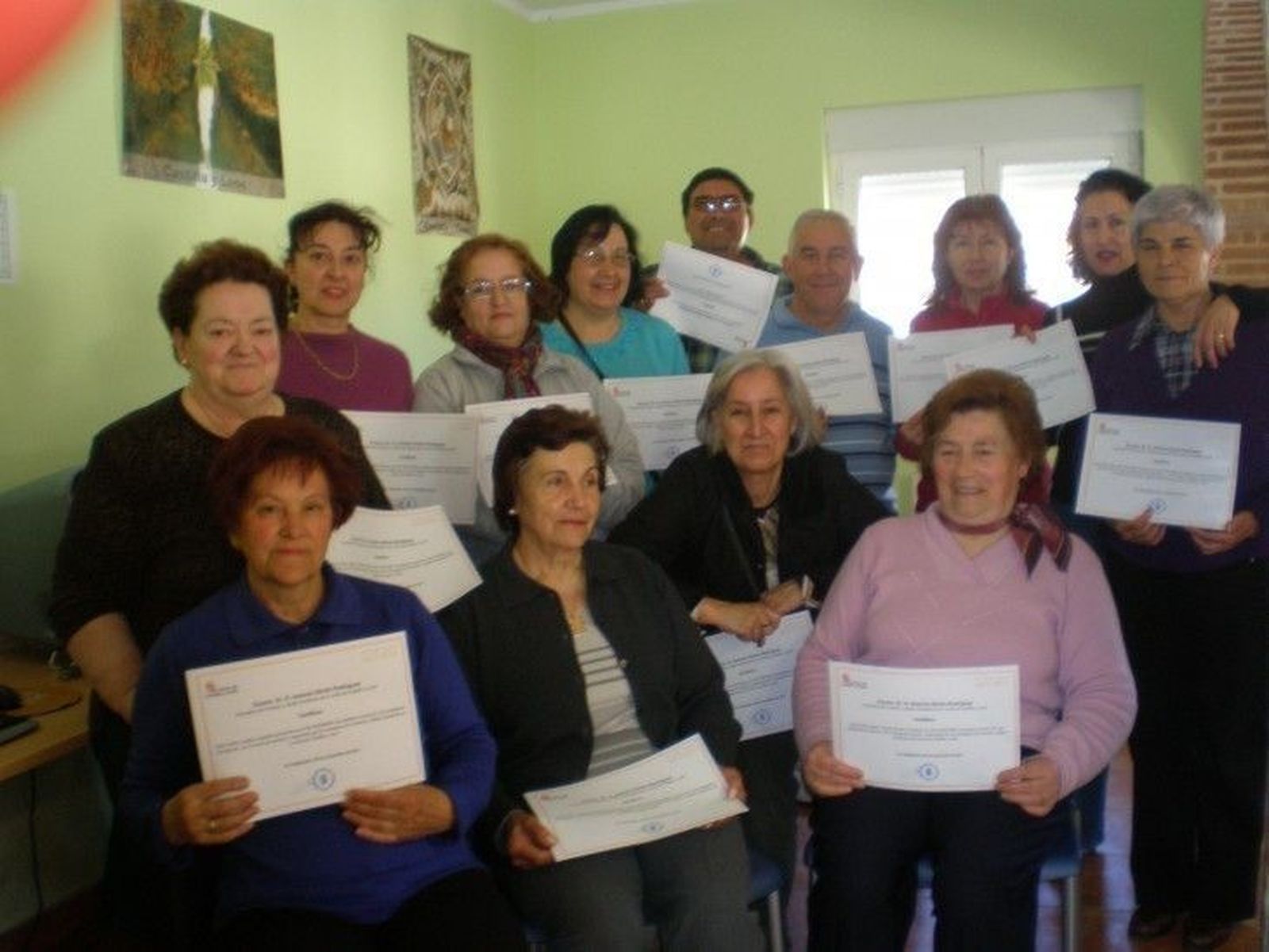 El Centro Codel entrega los diplomas del curso de Informática para adultos