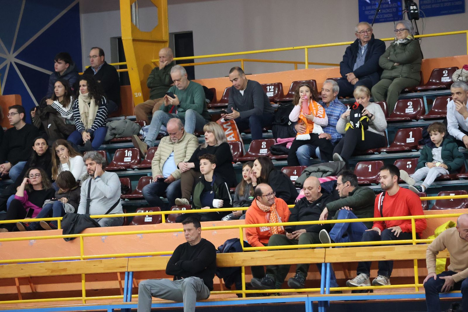 Partido entre CD Zamarat y Cajasol Baloncesto Sevilla