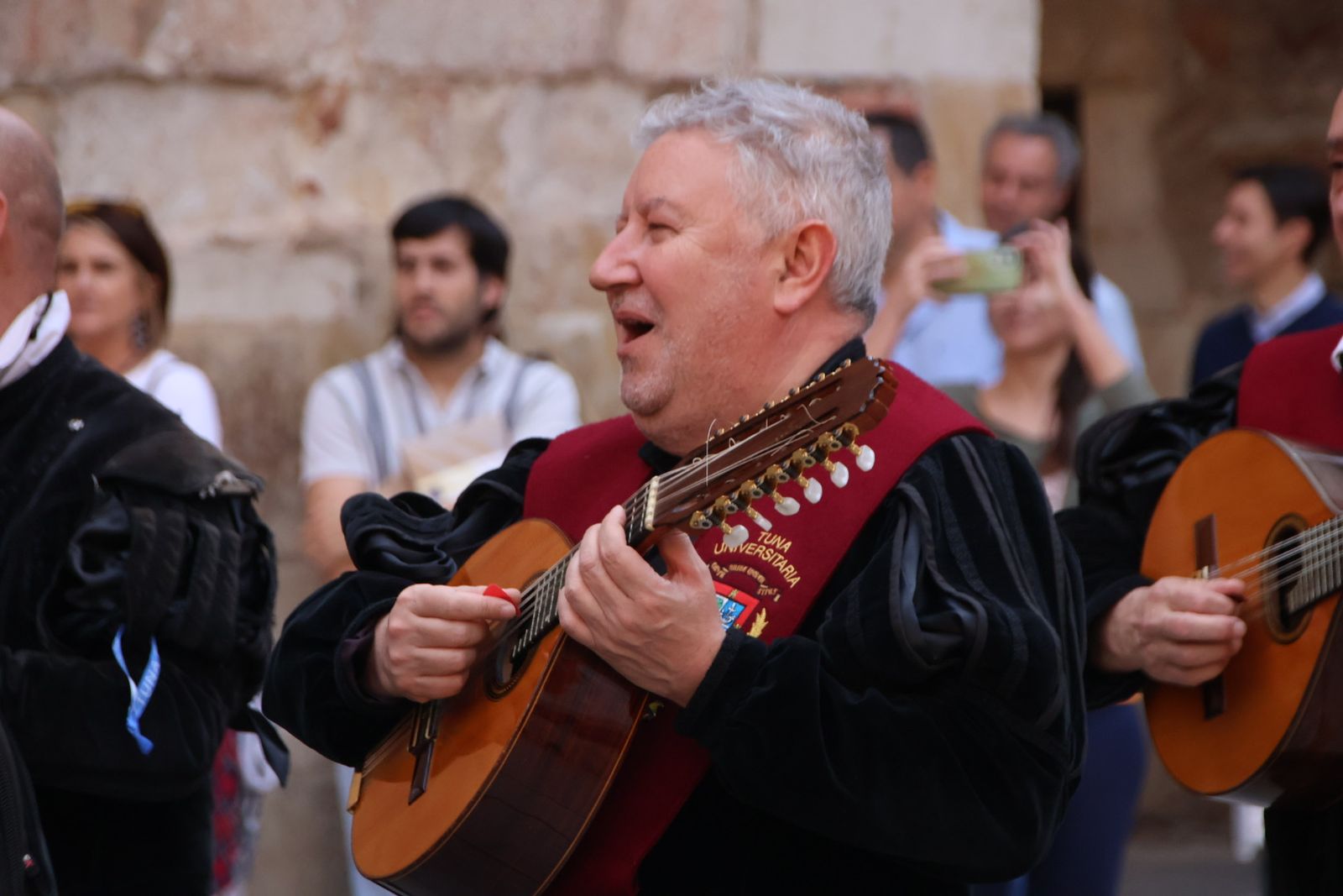 Tunas de toda España cantan al son de la historia por las calles de Salamanca
