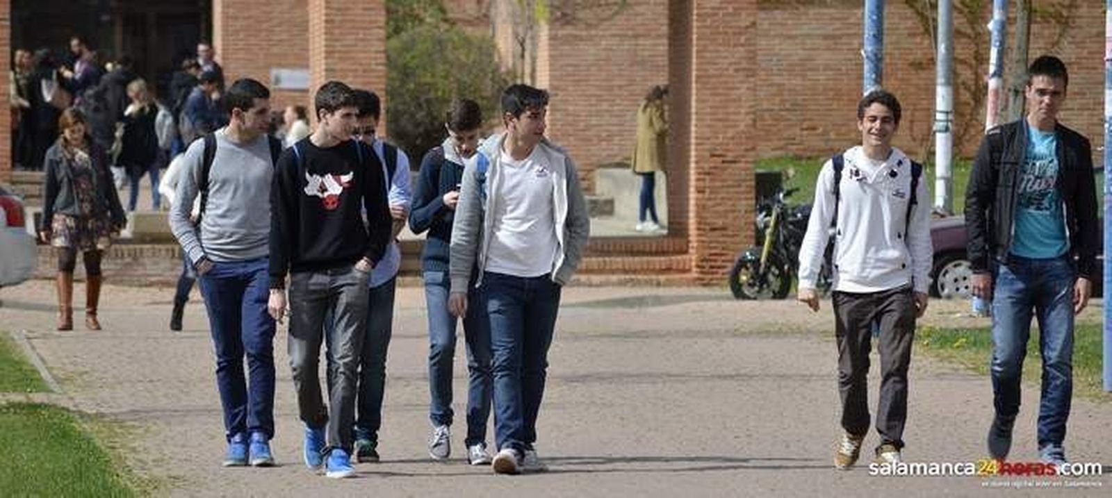 Casi el 7% de alumnos de la Universidad obtiene beca del Ministerio