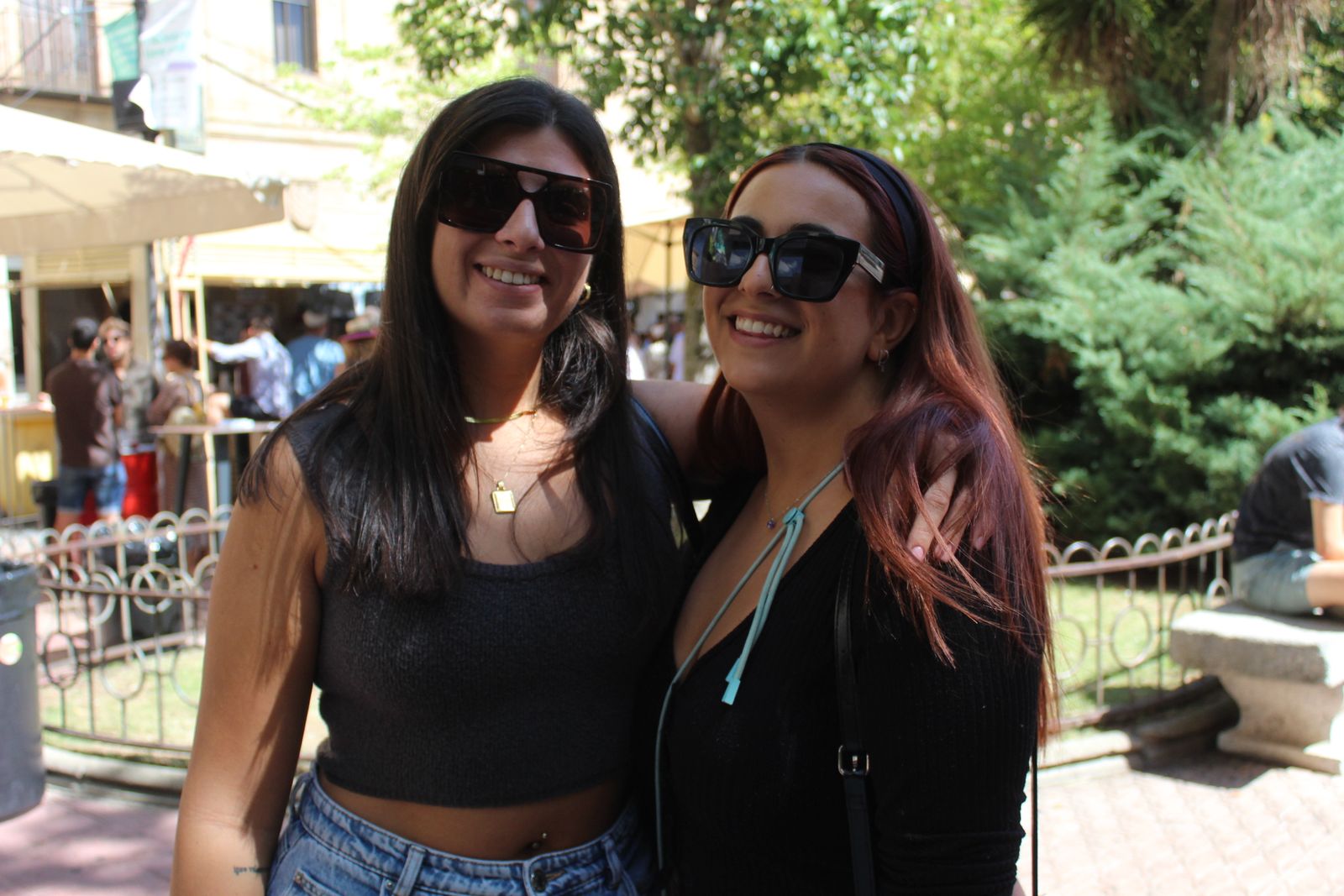 Ambiente en la Feria de Día en el mediodía de este