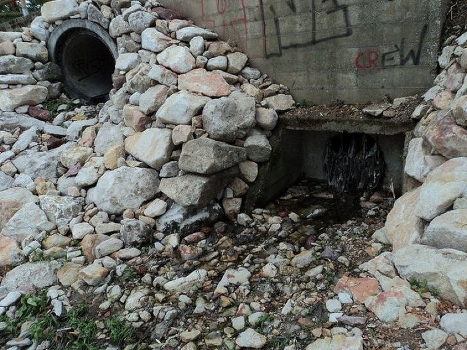 UPL pide una revisión del estado de los rebosaderos del colector de aguas residuales