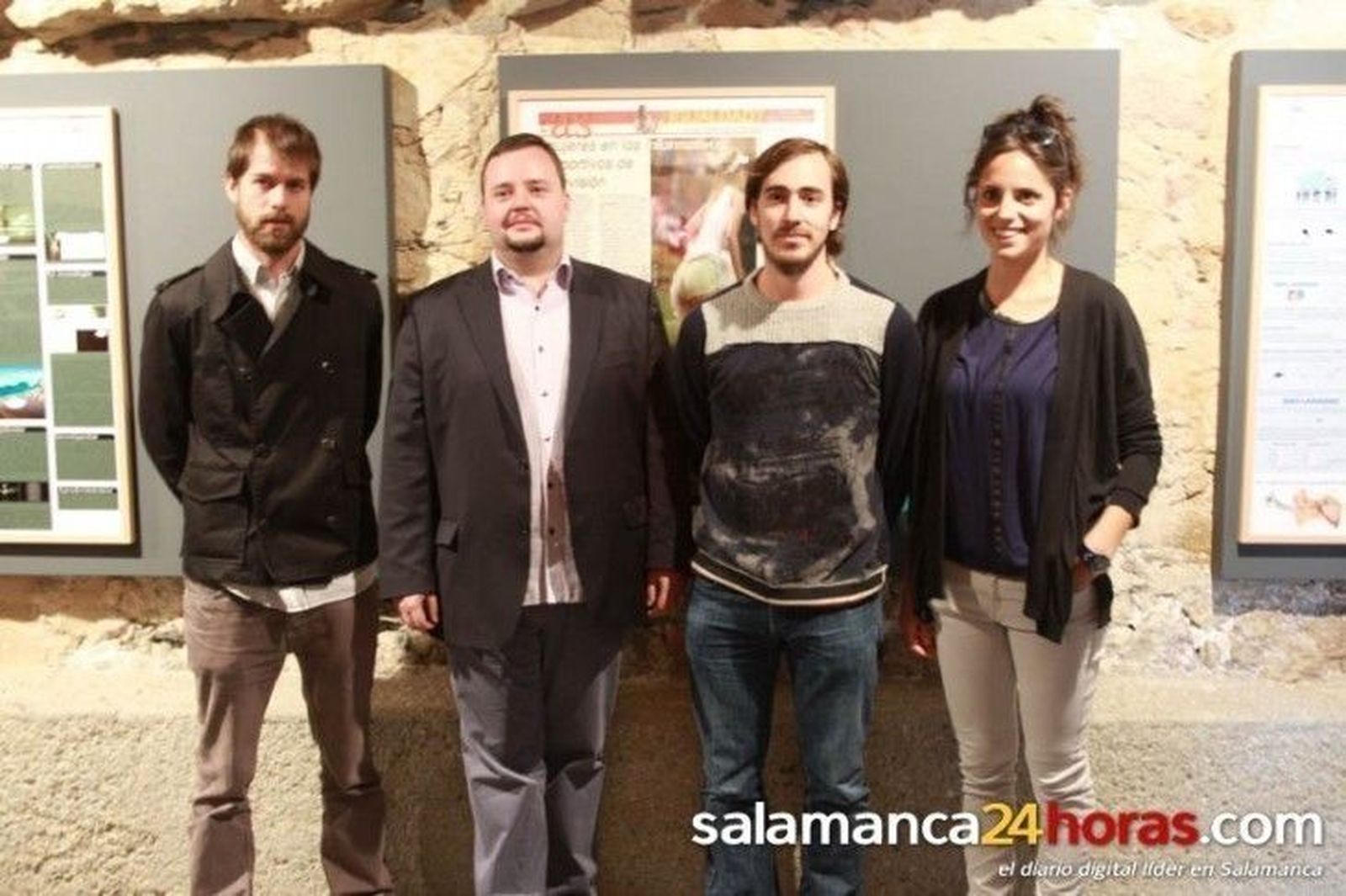 Exposición sobre el tercer Certamen de Divulgación Científica de la Universidad