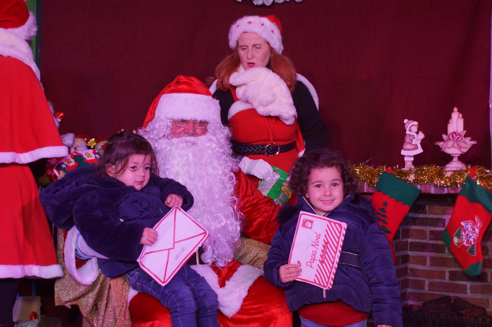 El Encinar recibe la visita de Papa Noel