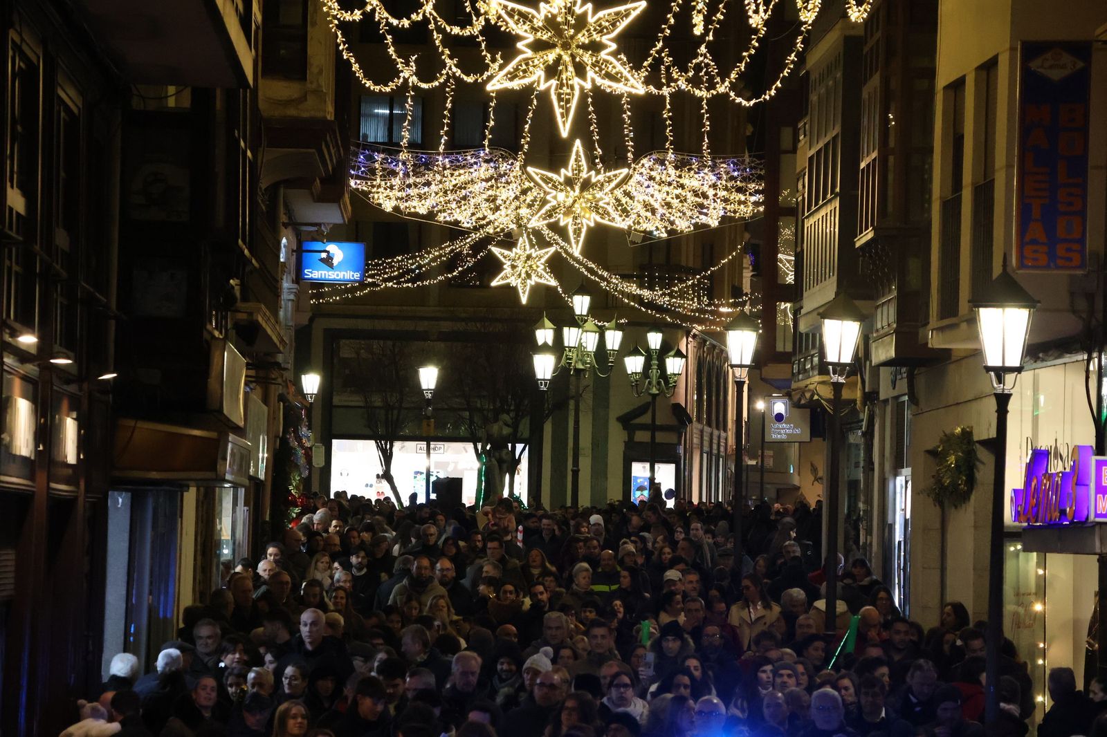 GALERÍA | El animado pasacalles de Escena por el centro de Zamora, en imágenes
