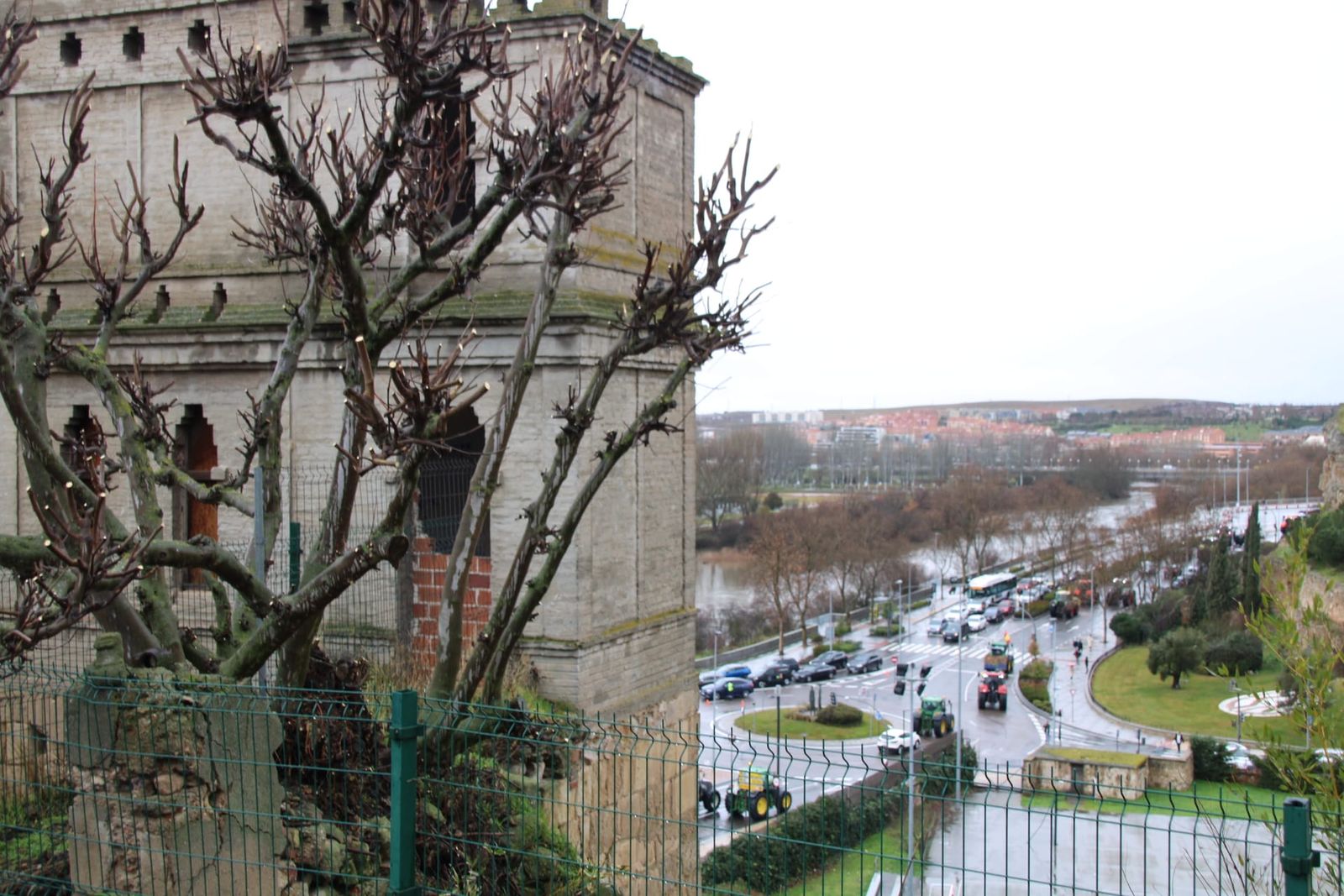 En imágenes la marcha con tractores y vehículos de campo en Salamanca en protesta contra Mercosur