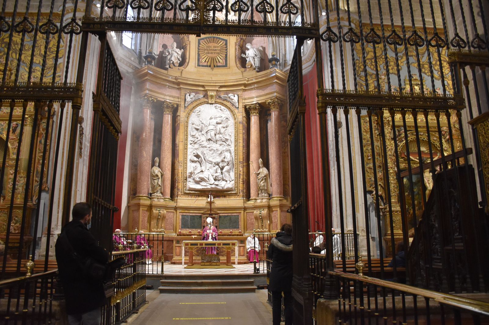 El obispo de Zamora, Fernando Valera, preside la eucaristía del Miércoles de Ceniza en la Catedral