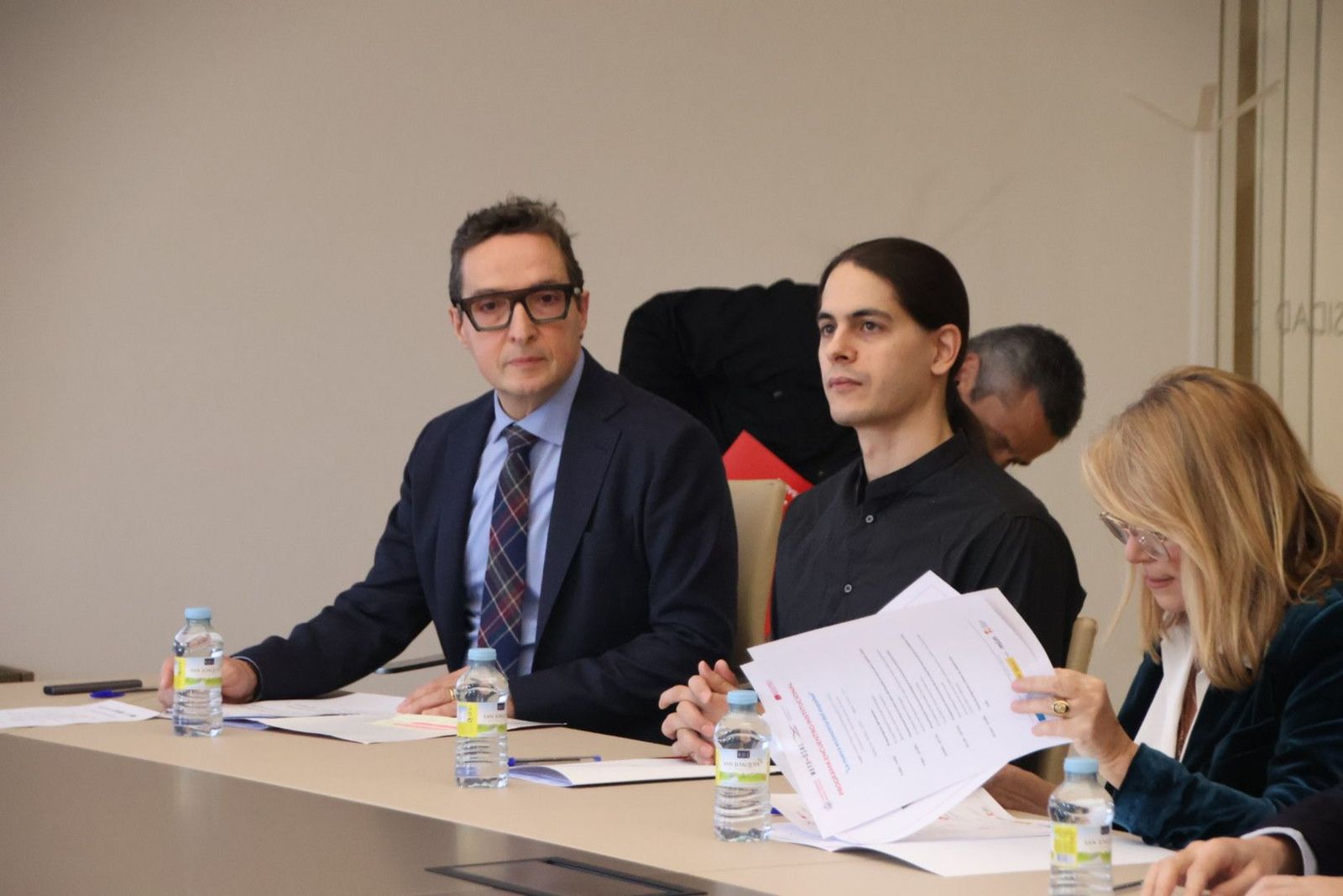 El rector inaugura la jornada ‘La nueva economía del Español’. CIE-USAL