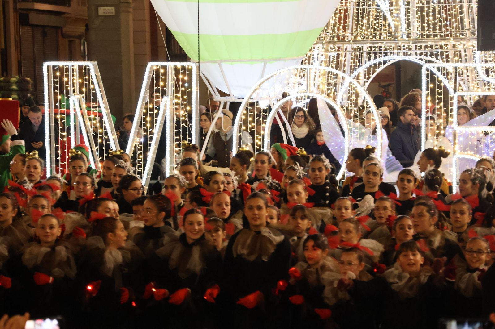 GALERÍA | El animado pasacalles de Escena por el centro de Zamora, en imágenes