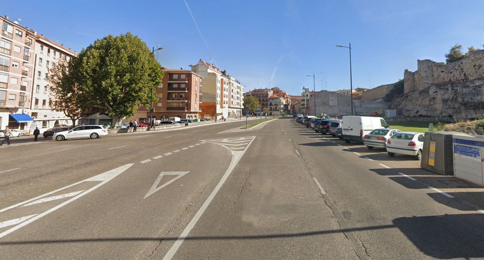 N 122 en la avenida de la Feria