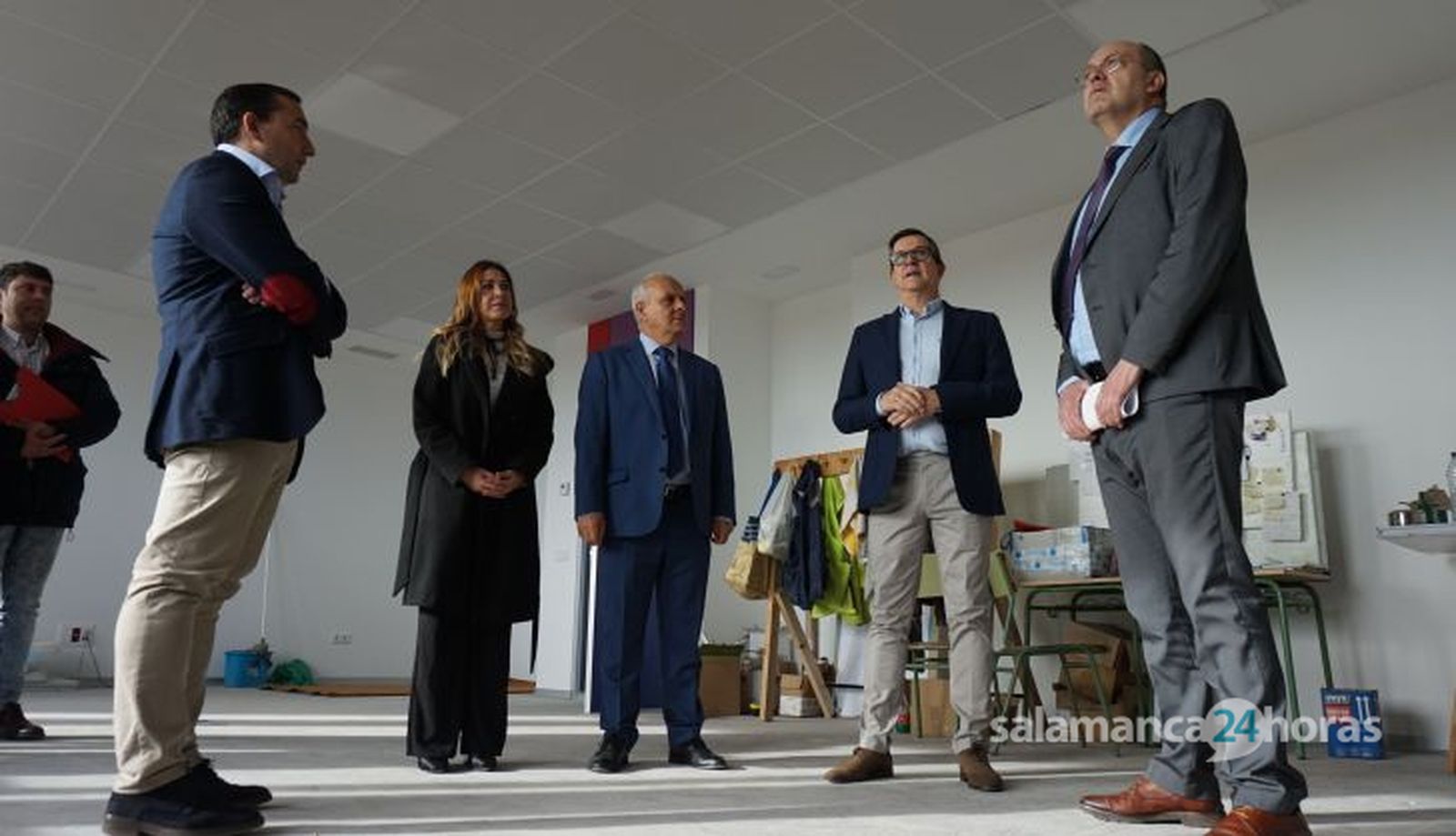 El director general de Centros e Infraestructuras, José Migel Sáez, visita la última fase al CEIP Maria Moliner de Castellanos de Moriscos (18)