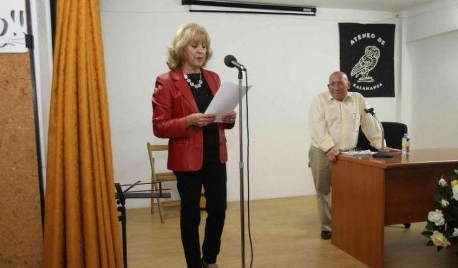 El poeta Julián Martín homenajea al Ateneo en un recital