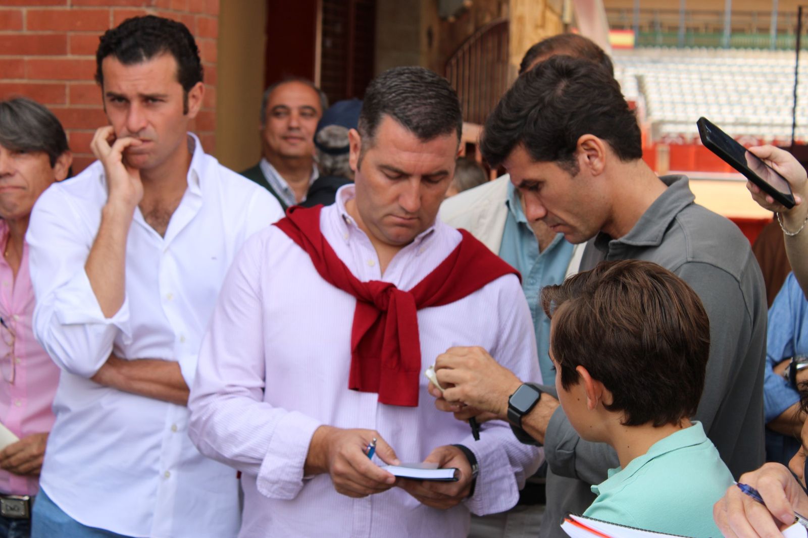 Sorteo de la corrida de Vellosino para Damián Castaño, Diego San Román e Ismael Martín en La Glorieta
