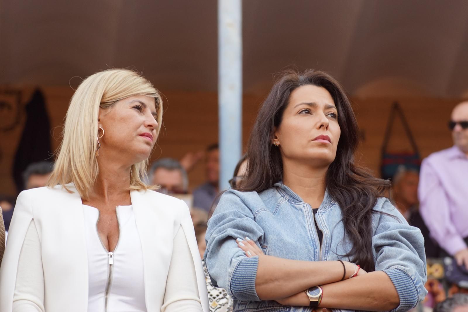 resumen-fotografico-del-ambiente-en-los-tendidos-de-la-glorieta-durante-la-corrida-concurso-22-de-septiembre-fotos-juanes-2