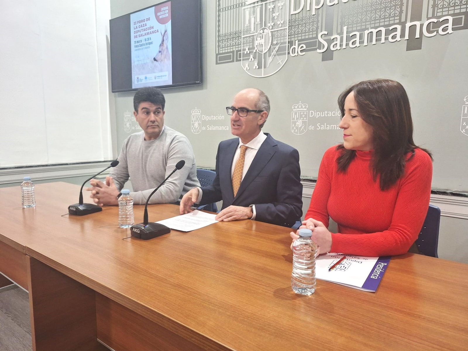 Javier Tendero, Javier Iglesias y Pilar Sánchez presentan el II Foro de Caza de la Diputación de Salamanca