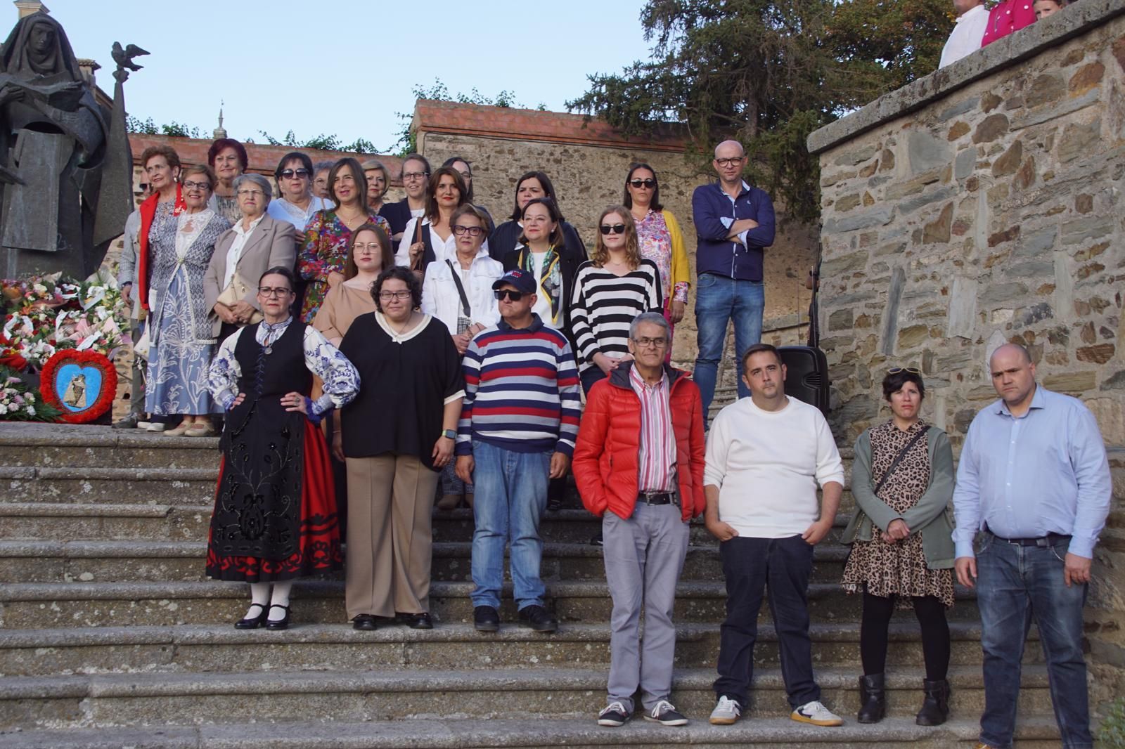 Ofrenda Floral a Santa Teresa en Alba de Tormes (7).jpeg