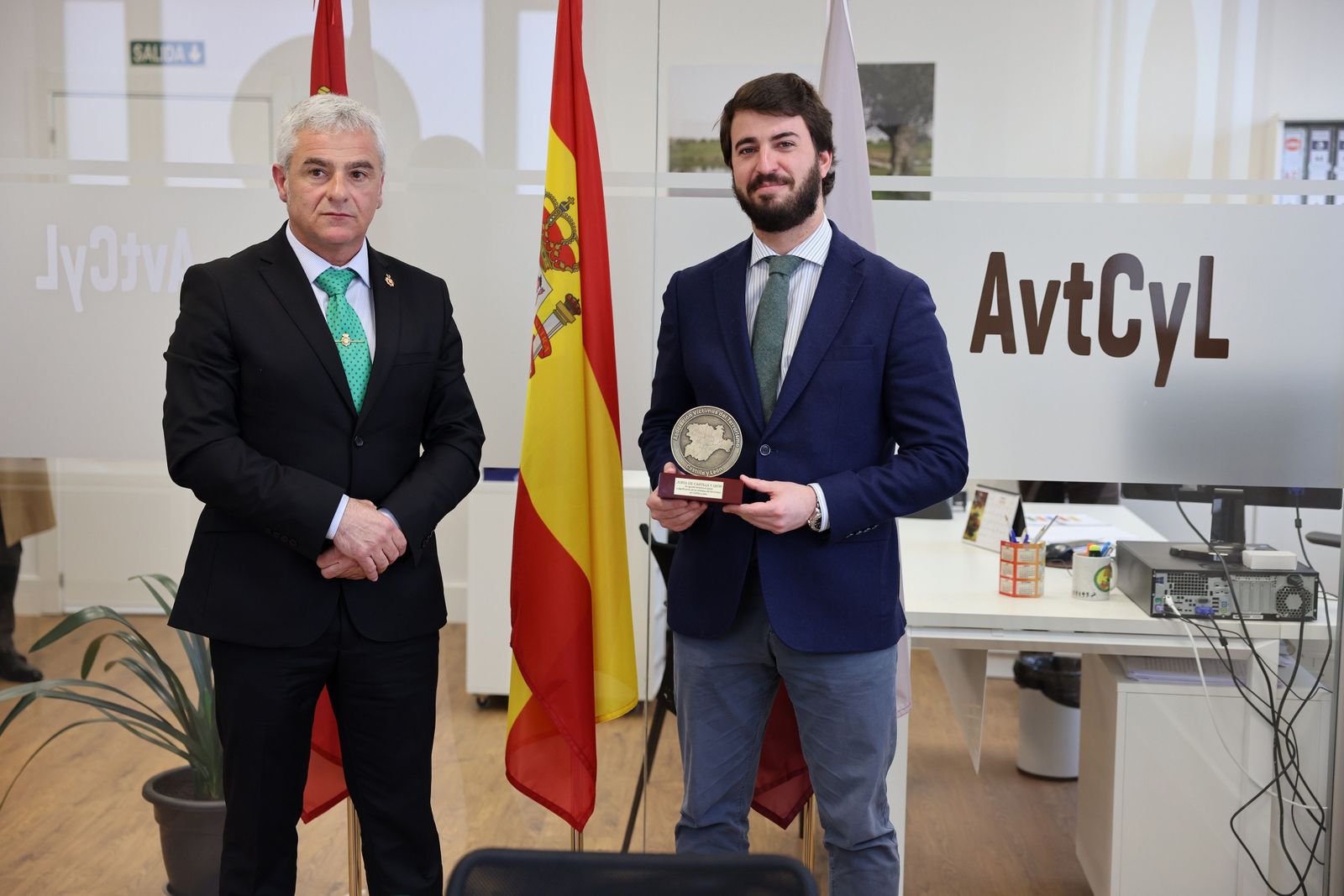 Reunión de Juan García-Gallardo con la Asociación de Víctimas del Terrorismo