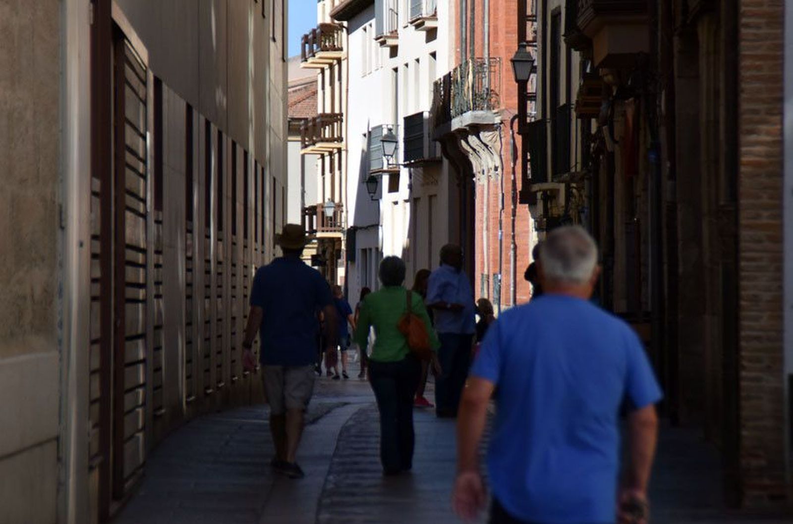 Turistas por las calles de Zamora. Archivo.