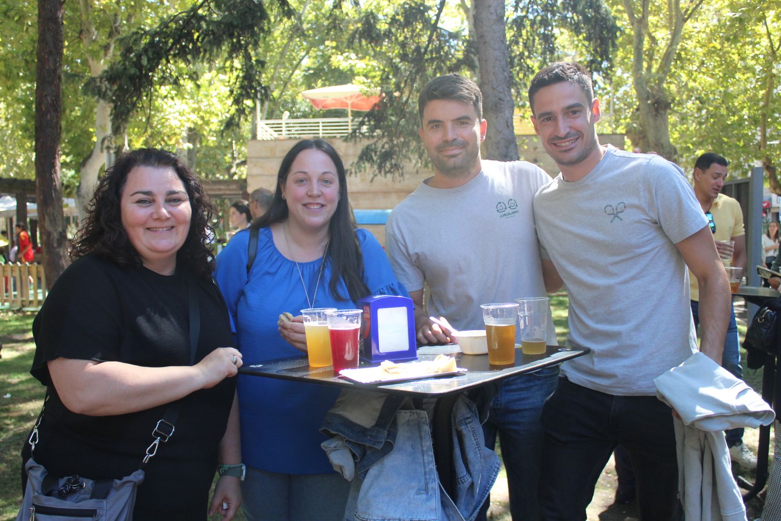 Ambiente en la Feria de Día en el mediodía de este jueves