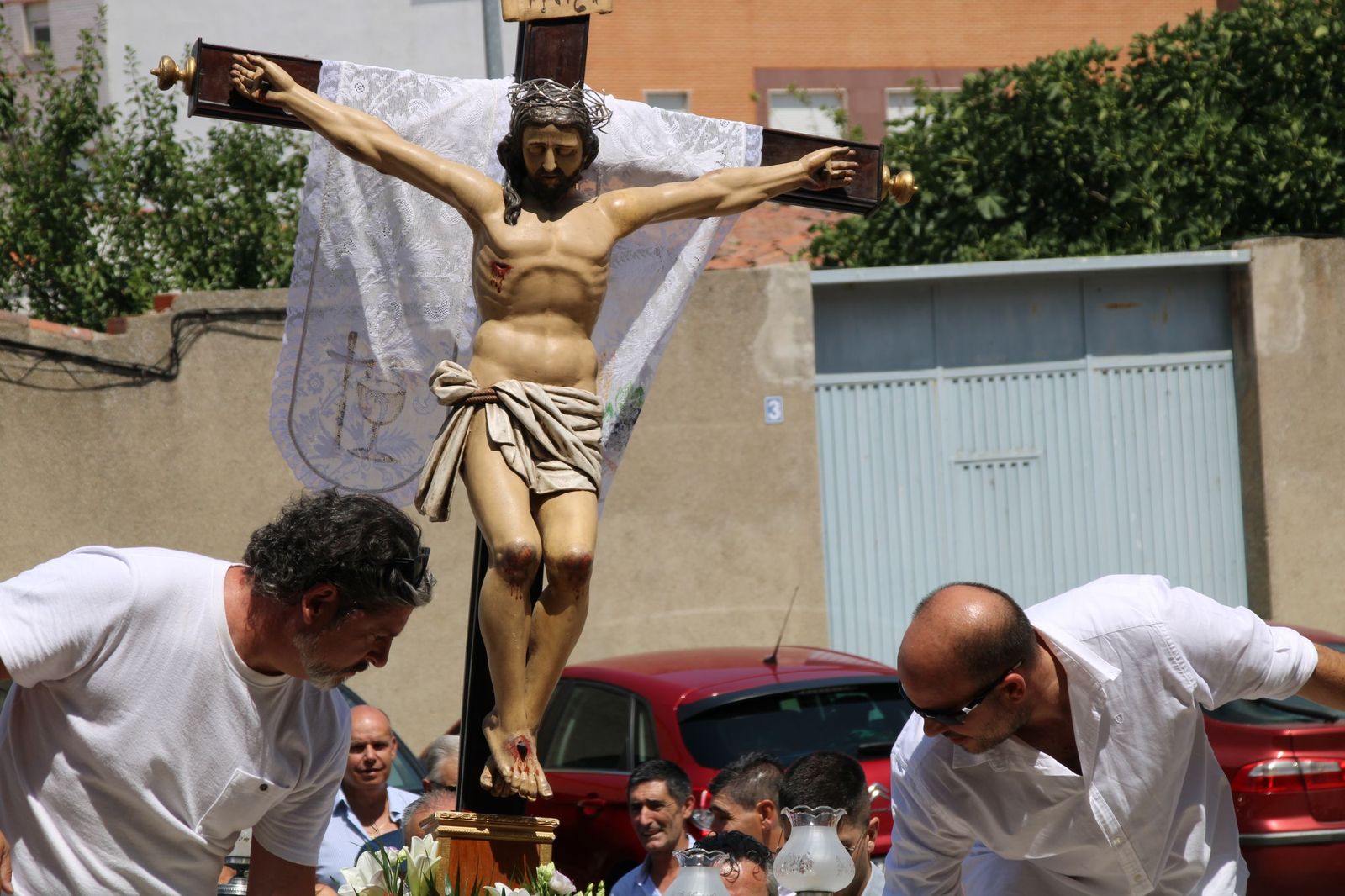 Procesión en honor al Cristo de las Batallas en Castellanos de Moriscos