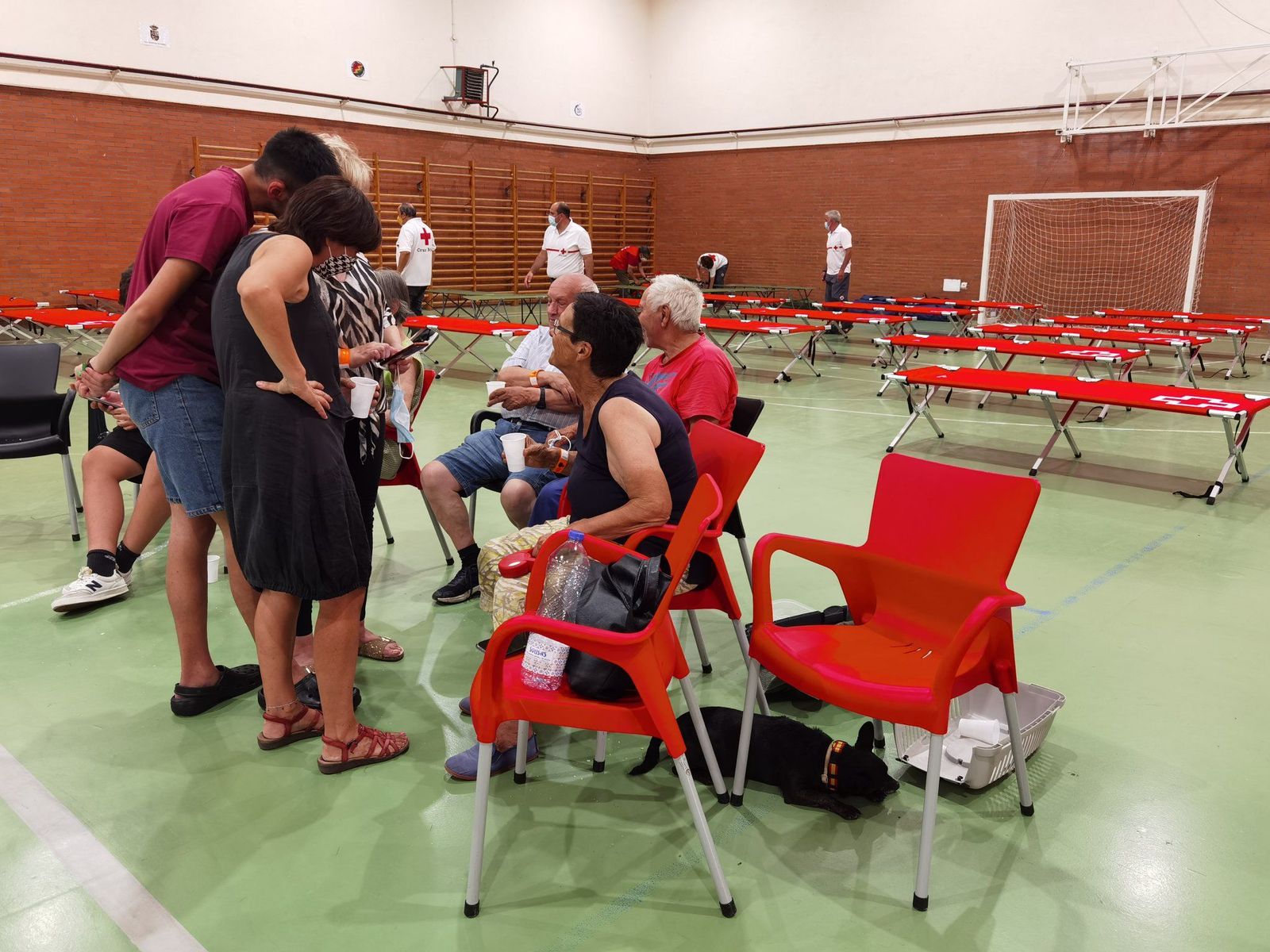 Campamento en Alcañices para los desalojados por el incendio de Figueruela