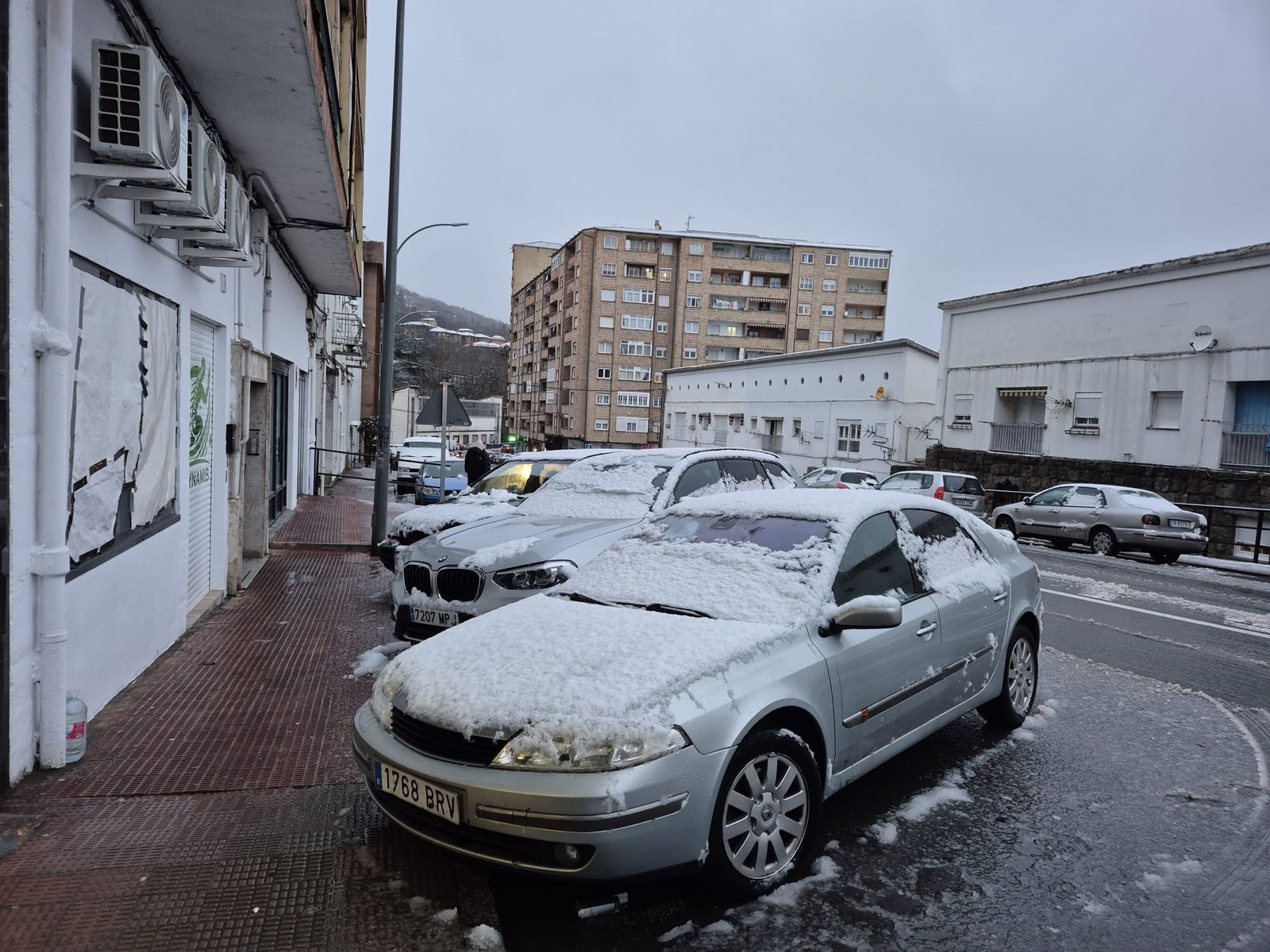 La nieve anega carreteras y tiñe de blanco Salamanca capital y provincia: imágenes de la nevada de este 28 de enero