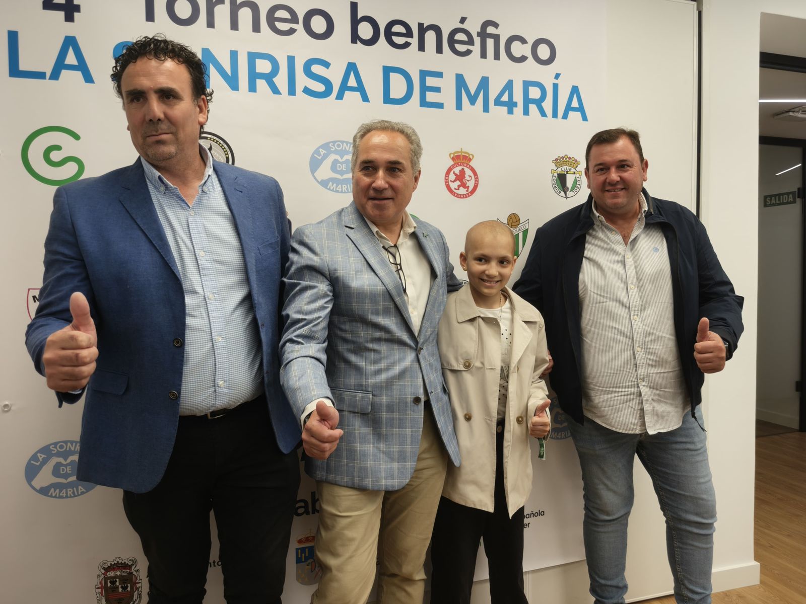 Firma del acuerdo entre Asociación Contra el Cáncer de Salamanca y La Sonrisa de M4ría. S24H.