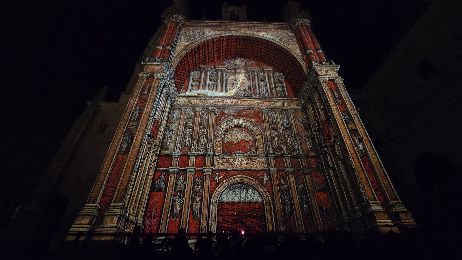 Videomapping en la fachada de la iglesia de San Esteban por la conmemoracion de el V Centenario de la Escuela de Salamanca