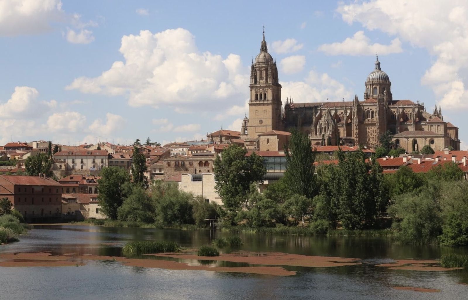 El río Tormes a su paso por Salamanca