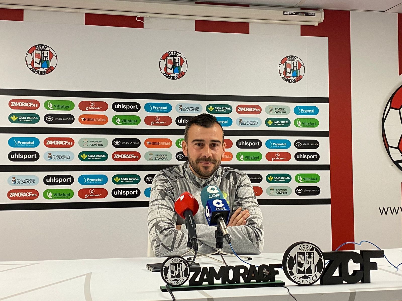 Yago Iglesias en un instante de la rueda de prensa