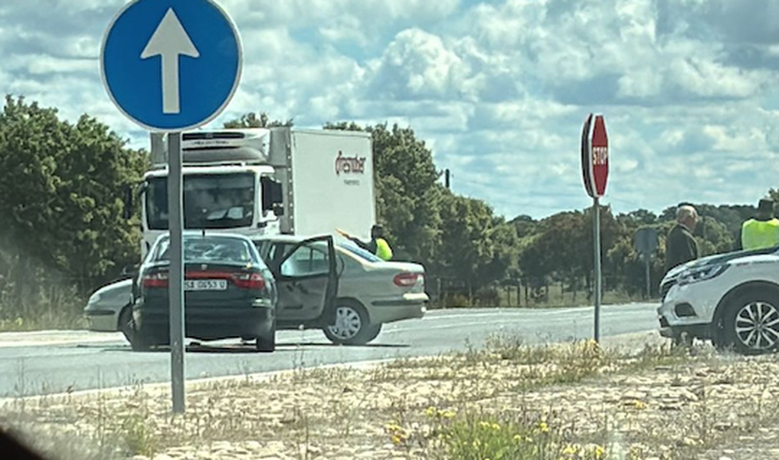Accidente entre dos turismos en Doñinos de Ledesma