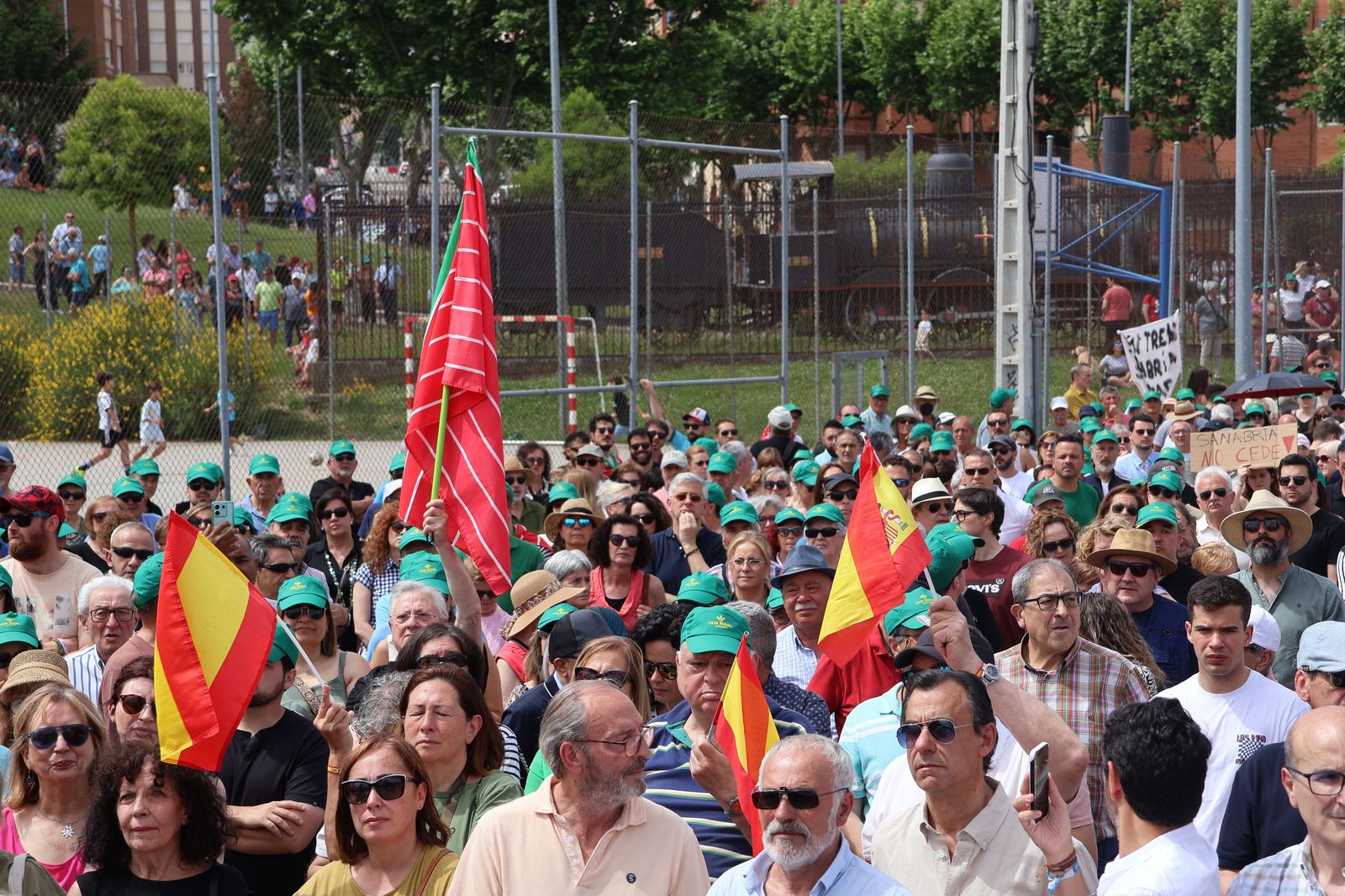 manifestacion-contra-la-perida-de-servicios-de-ave-86