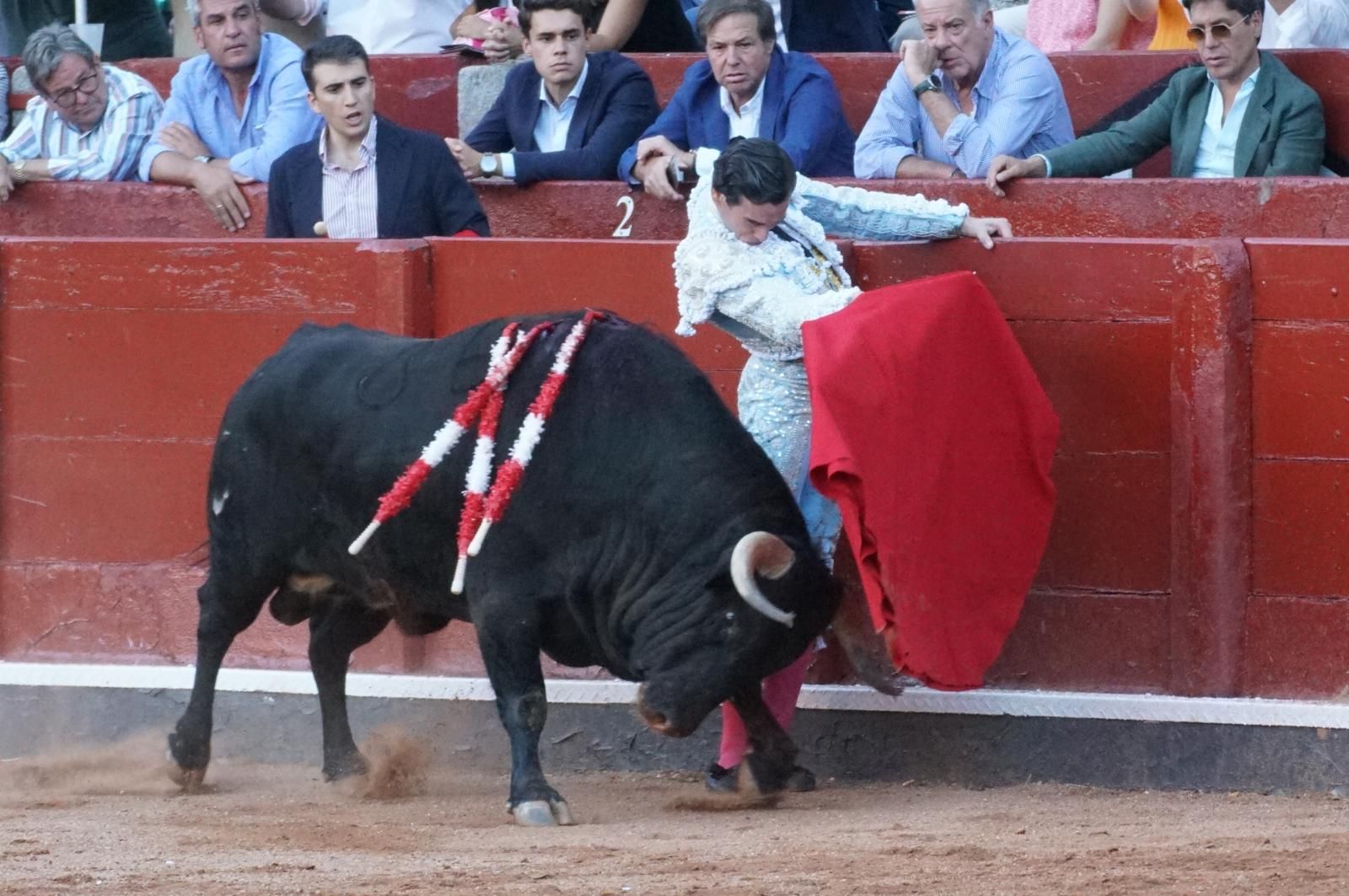 Emilio de Justo, Juan Ortega y Roca Rey inauguran el cartel de figuras en la feria de Salamanca: la corrida de Garcigrande en imágenes