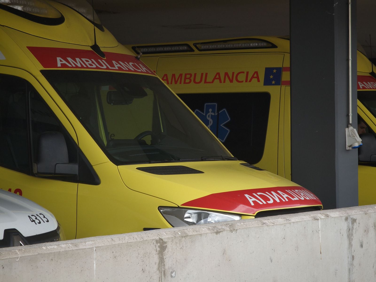 Ambulancias y ambulancia en el hospital de Salamanca. Archivo. Ambulancias y ambulancia en el hospital de Salamanca. Archivo.