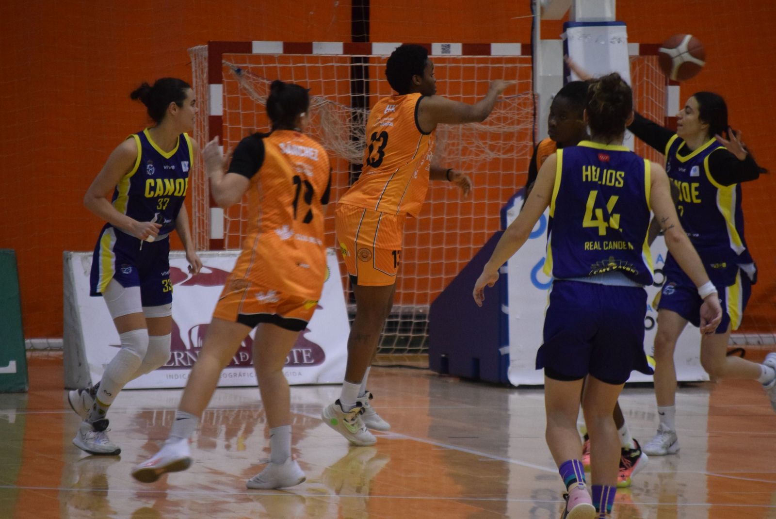 cd-zamarat-real-canoe-2