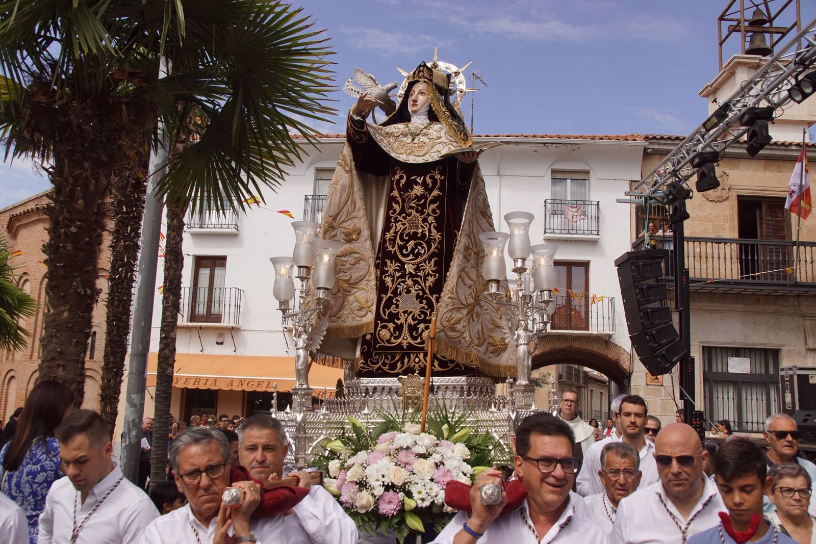 Alba, salida de clausura de Santa Teresa, fiestas Transverberación 2025 (16).jpeg