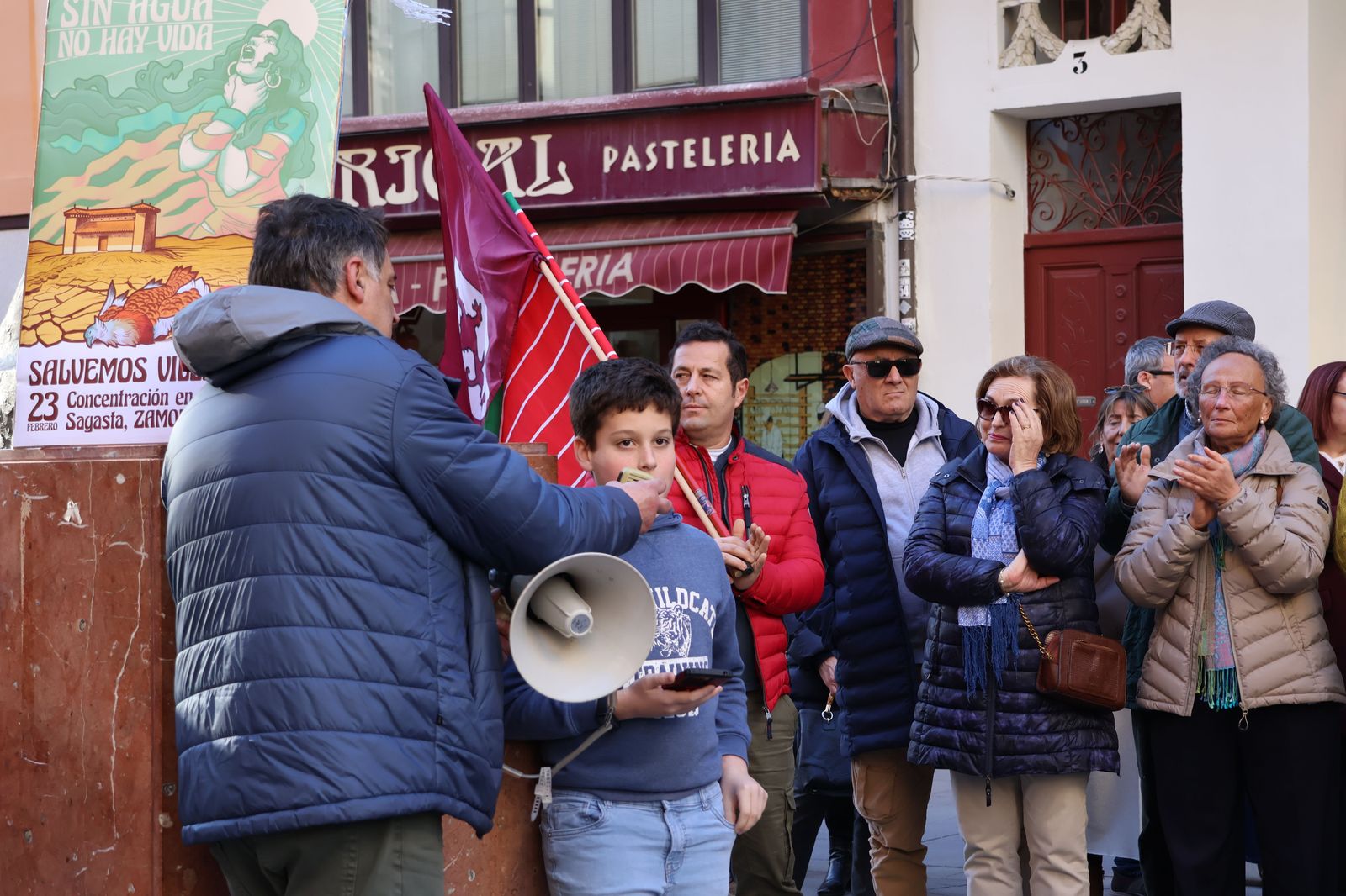 concentracion-en-la-plaza-sagasta-27