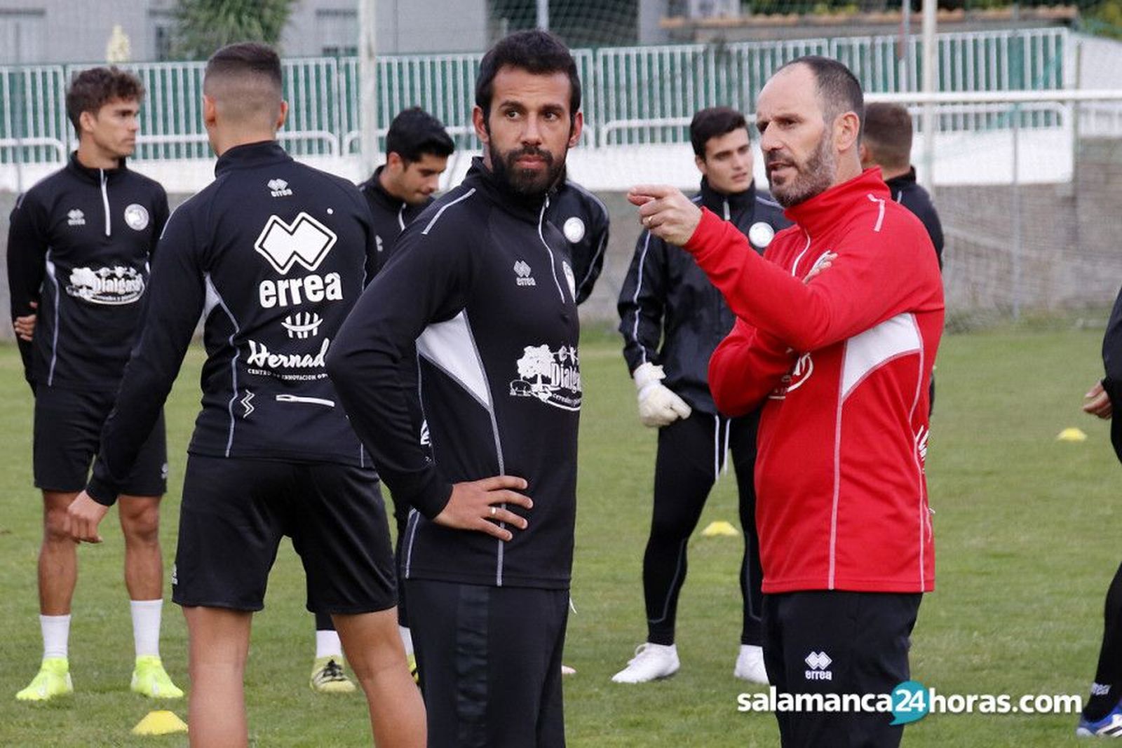 Portilla recibe instrucciones de Luaces | FOTO SALAMANCA24HORAS.COM