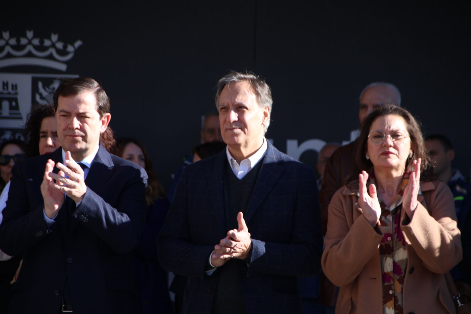 El presidente de la Junta de Castilla y León, Alfonso Fernández Mañueco, participa en el minuto de silencio por el caso de violencia machista en Miranda de Ebro