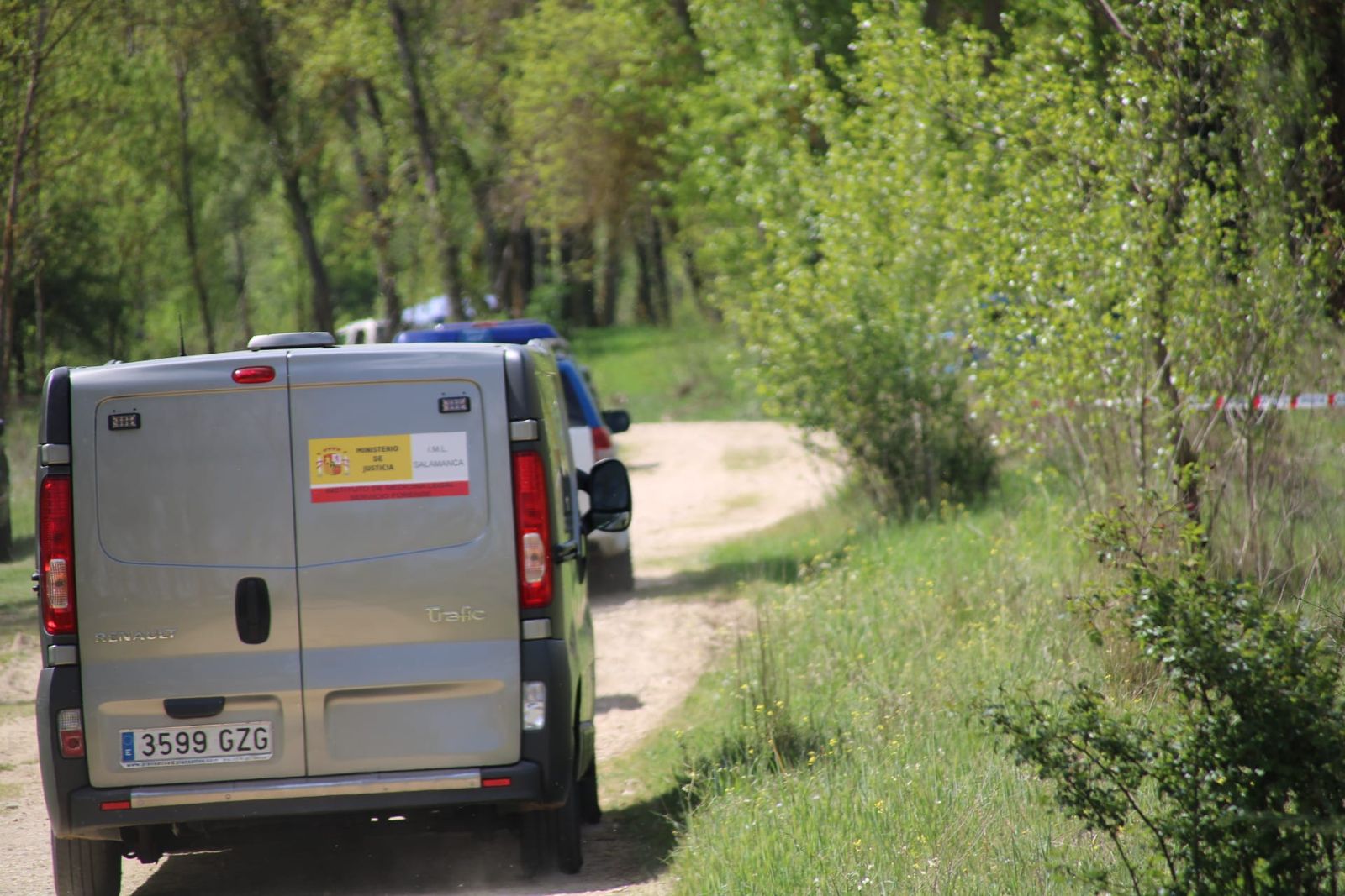 Dispositivo de rescate del cuerpo sin vida en el río Tormes entre Villamayor y Santibañez del Río