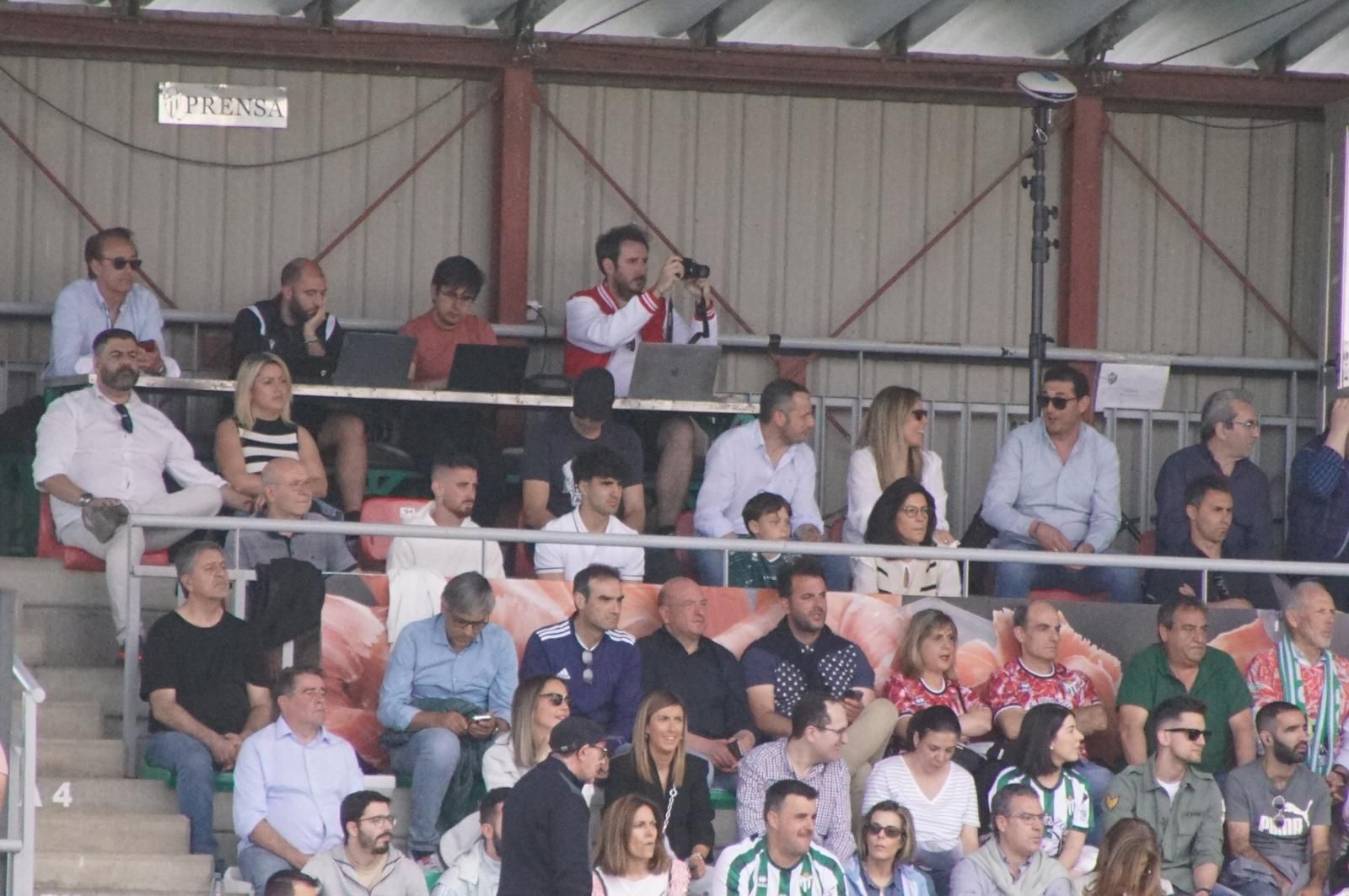 7f99a393-c758-41f4-a62b-3d8e749bde78