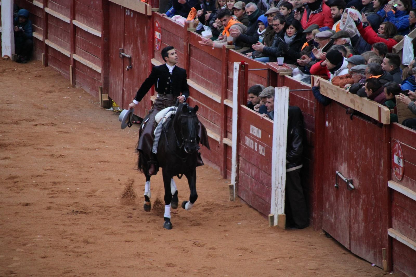 whatsapp-image-2025-03-02-at-18-56-02