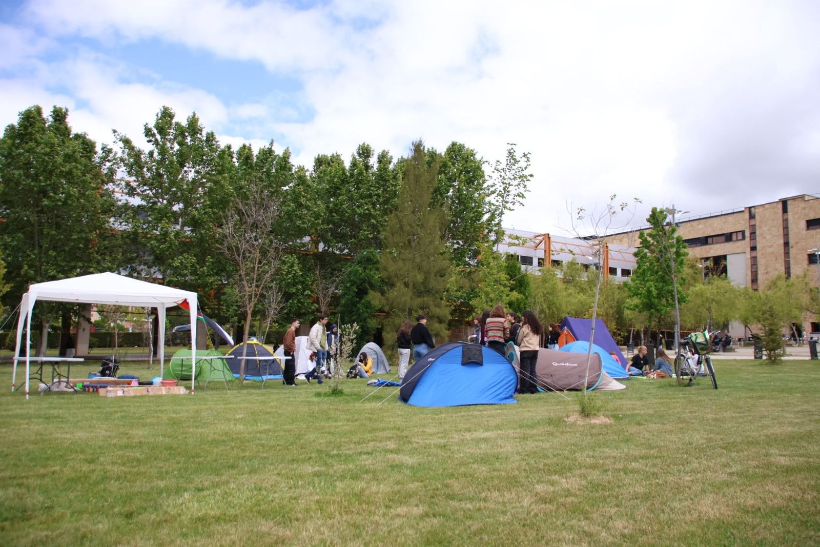 Acampada de universitarios en solidaridad con Palestina