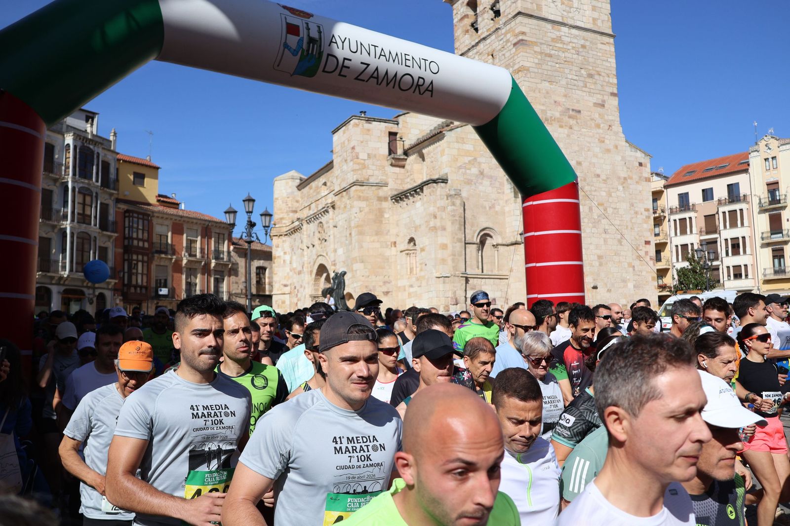 GALERÍA | Zamora arranca su Media Maratón: disfruta de las mejores imágenes de la salida