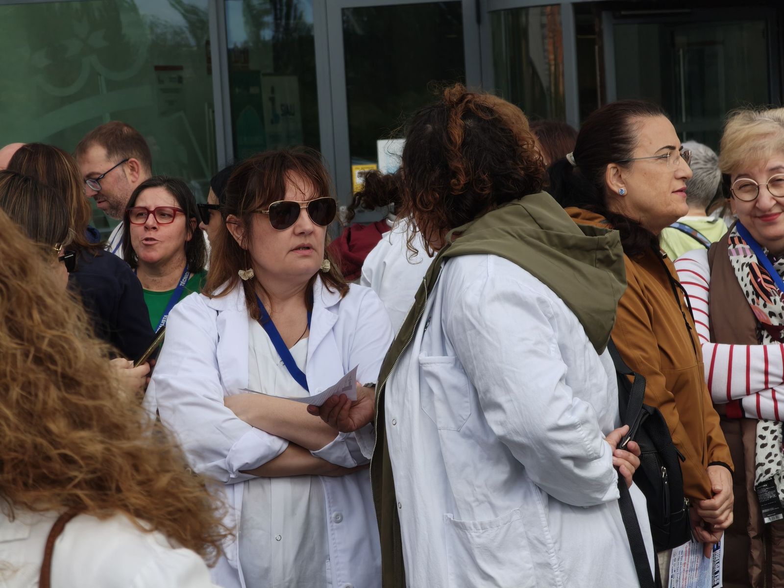 Los técnicos superiores sanitarios protestan a las puertas del hospital de Salamanca