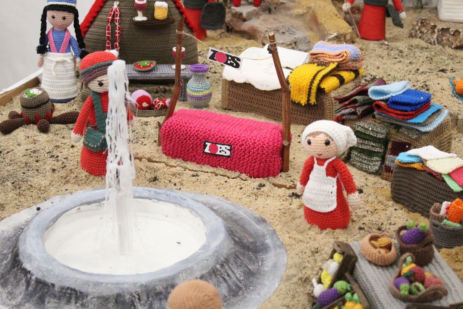 Inauguración del Belén de ganchillo de la asociación ZOES.