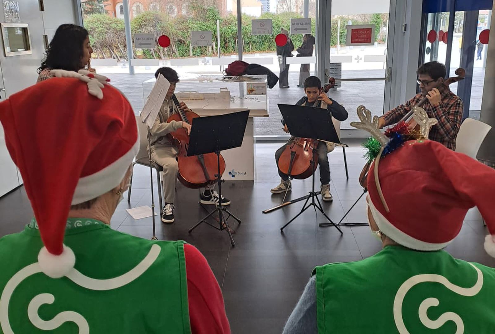 Concierto para los pacientes oncológicos del Hospital Provincial. AECC